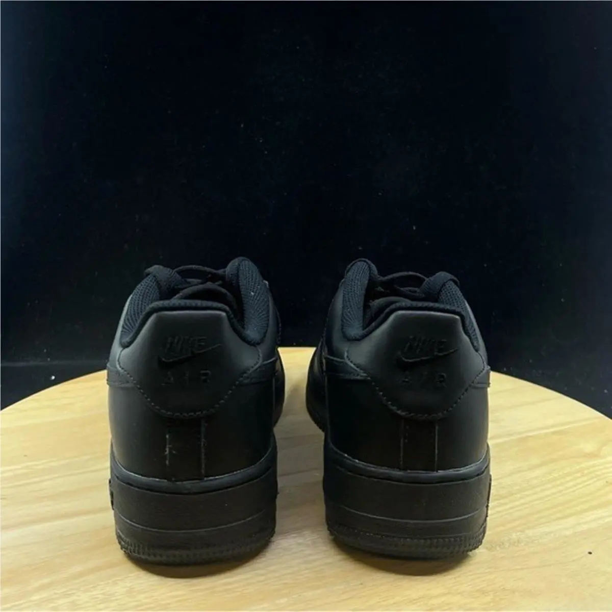 Nike shoes - Black 3