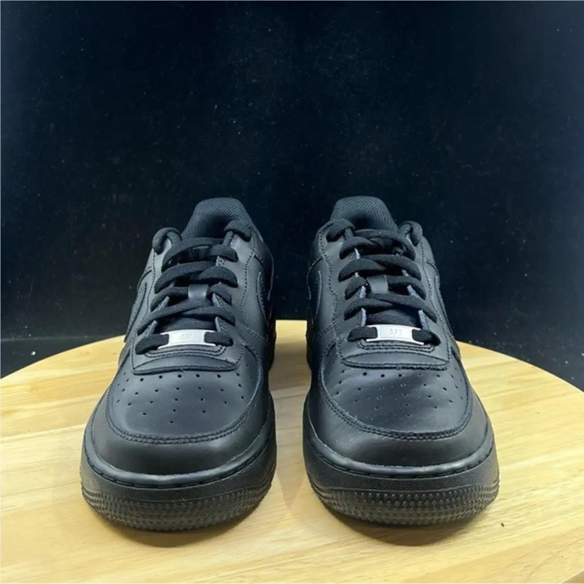 Nike shoes - Black 4