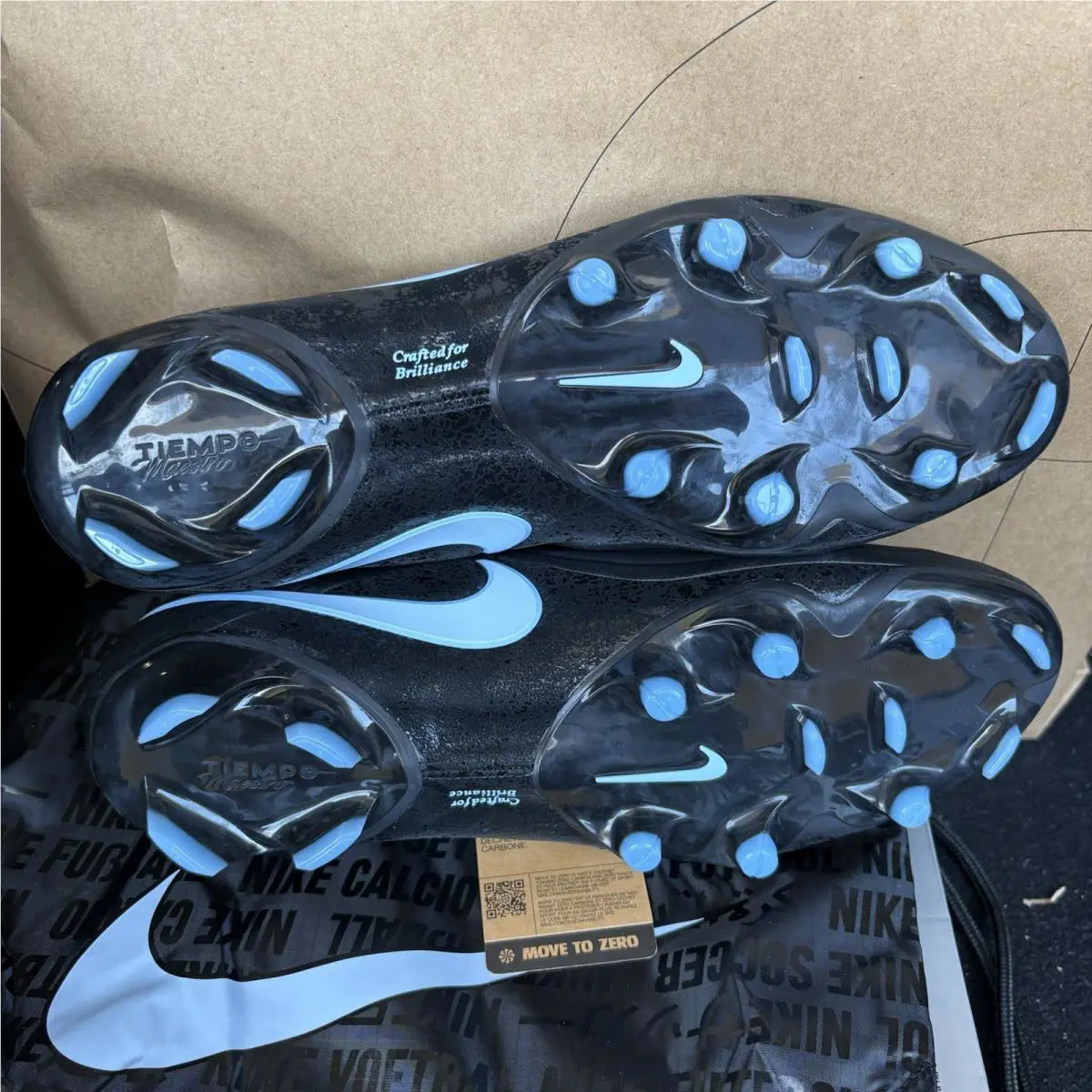 Nike shoes - Nike Tiempo Legend - Tiempo Legend - HQ3157-040 - Yellow (UPC: 198726502202) 4