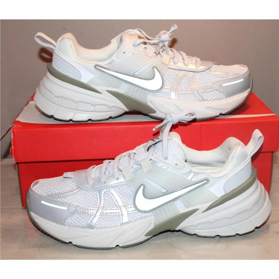 Nike Women`s V2K Run Photon Dust/lt Silver Reflective Sneakers SZ 9.5