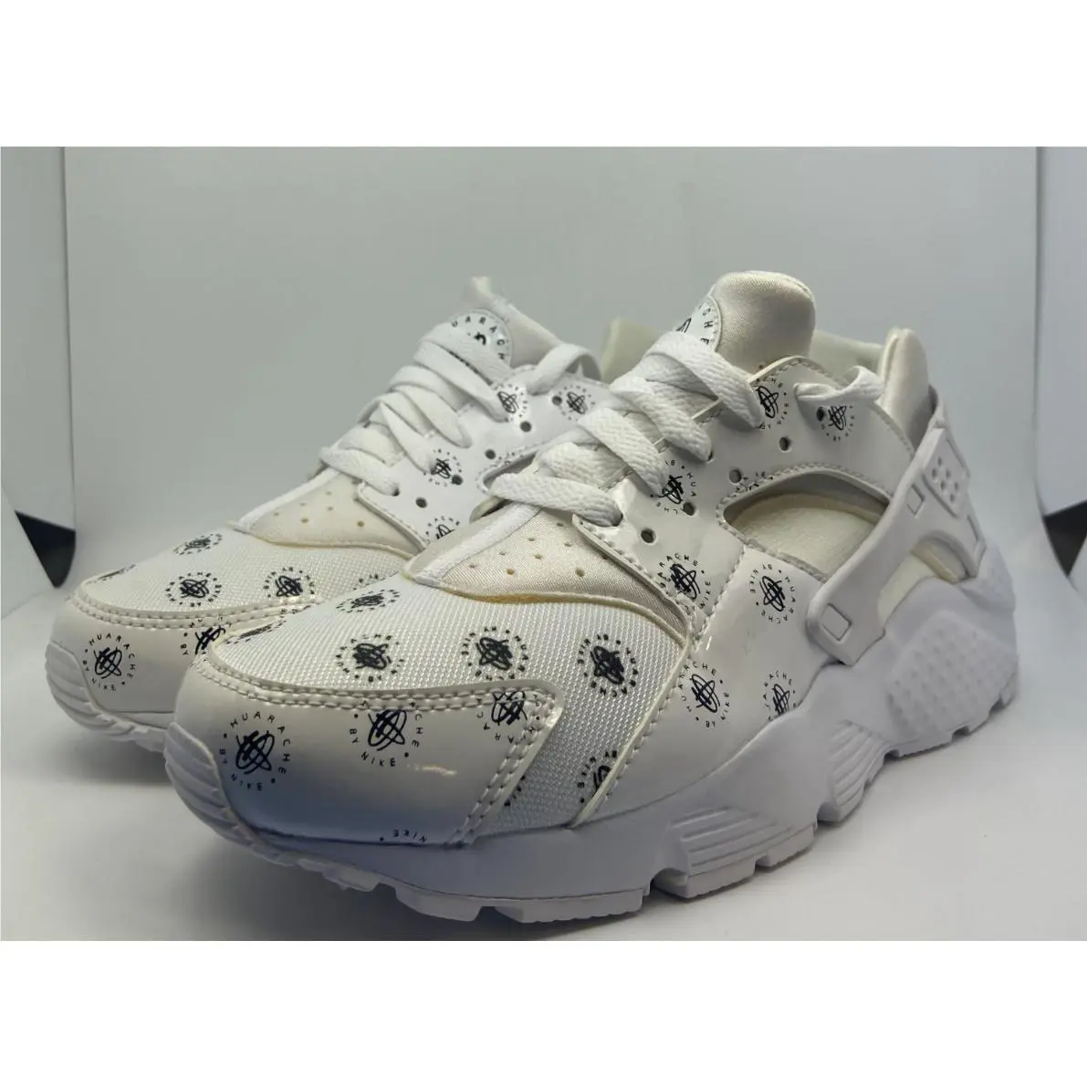 Nike shoes - White (UPC: 826216234370) 1