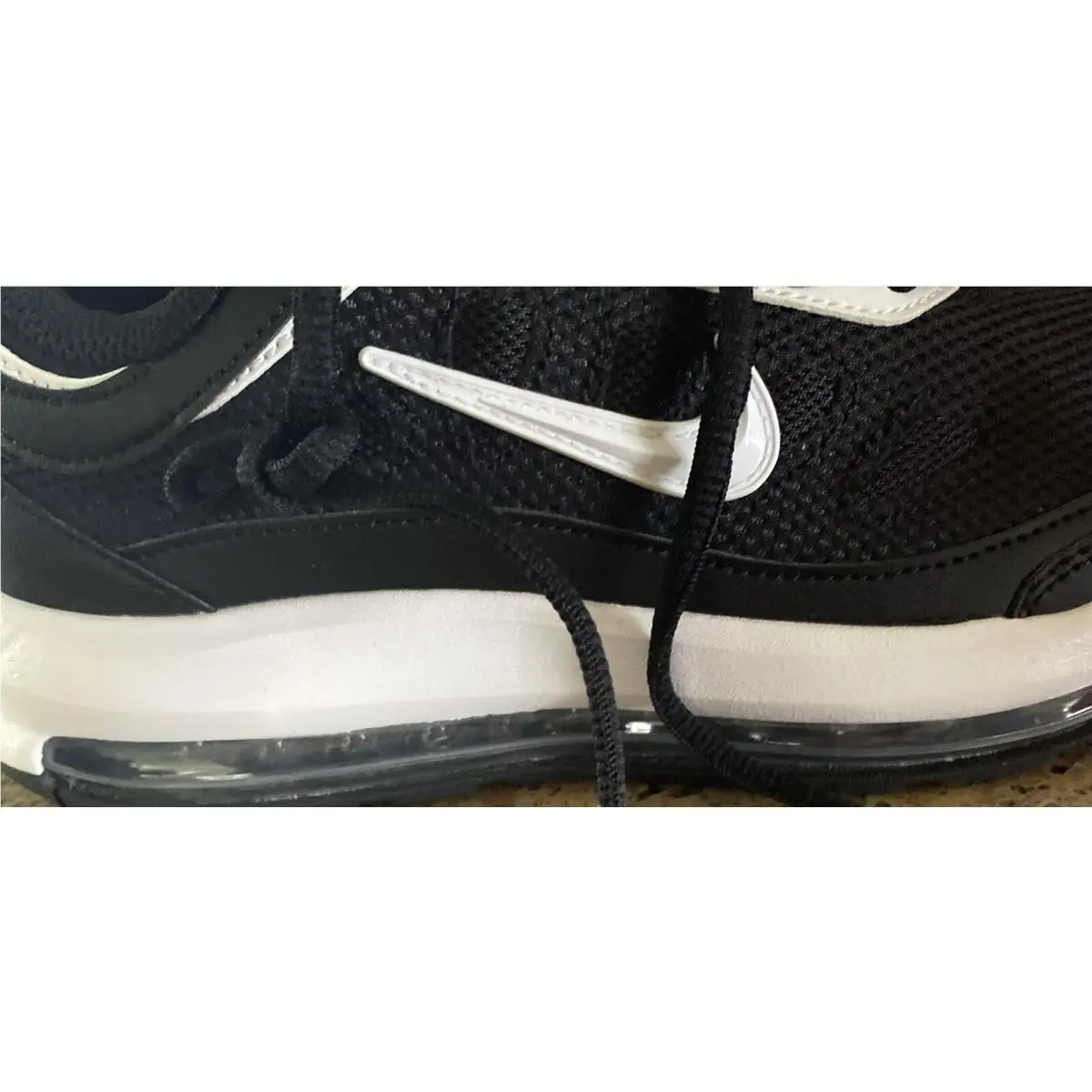 Nike Air Max Size 8 Black/white S Blk Laces Women’s Athletic Running Shoes