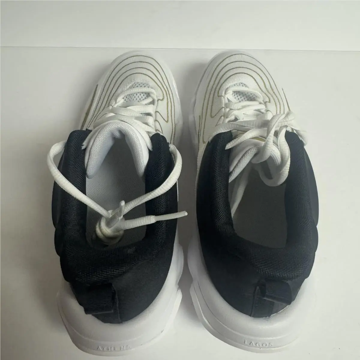 Nike shoes - White 2
