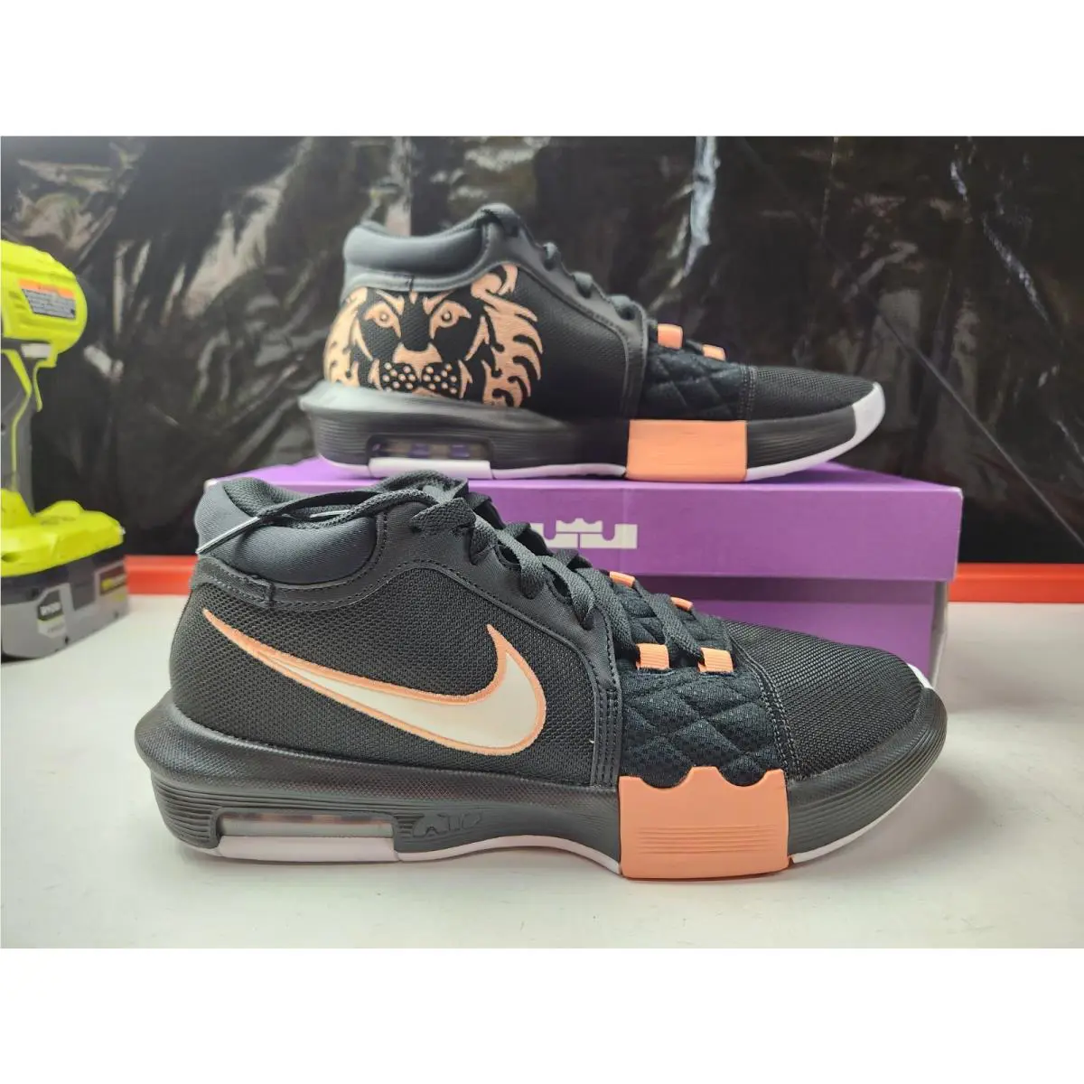Nike shoes - Nike LeBron Witness - LeBron Witness - Black 0