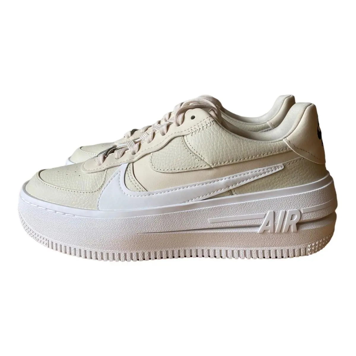 Nike Air Force 1 Plt.af.orm Fossil White Shoes 2022 DJ9946-200 Women`s Size 6.5 - Ivory
