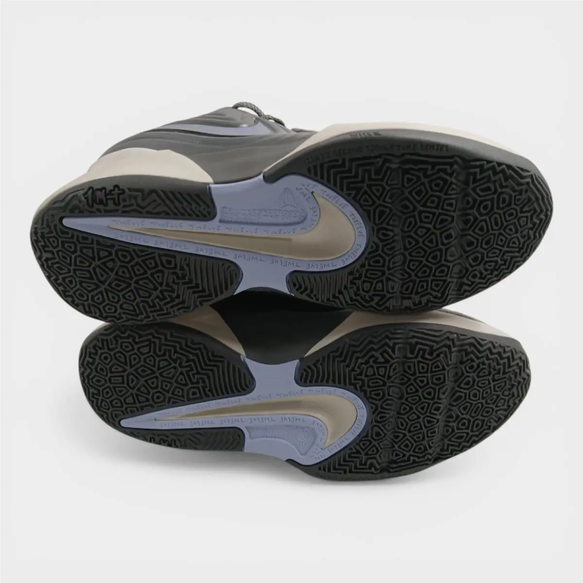 Nike shoes - As Pictured 3