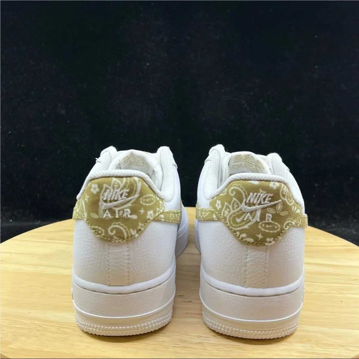 Nike shoes - White 4