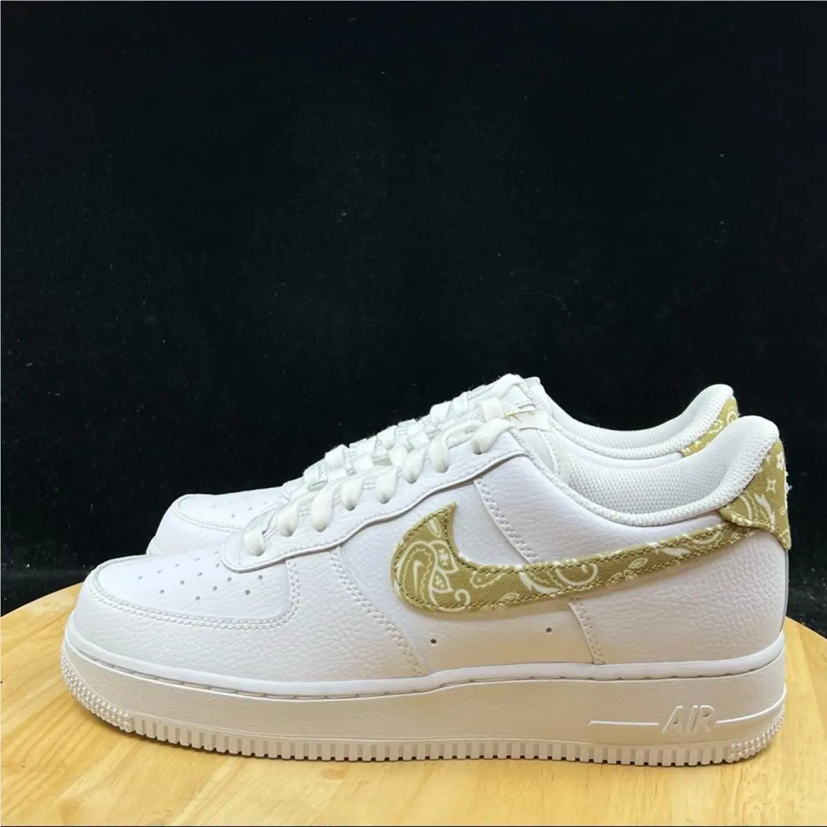 Nike shoes - White 5