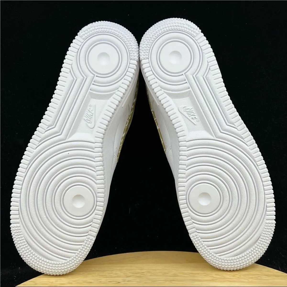 Nike shoes - White 7