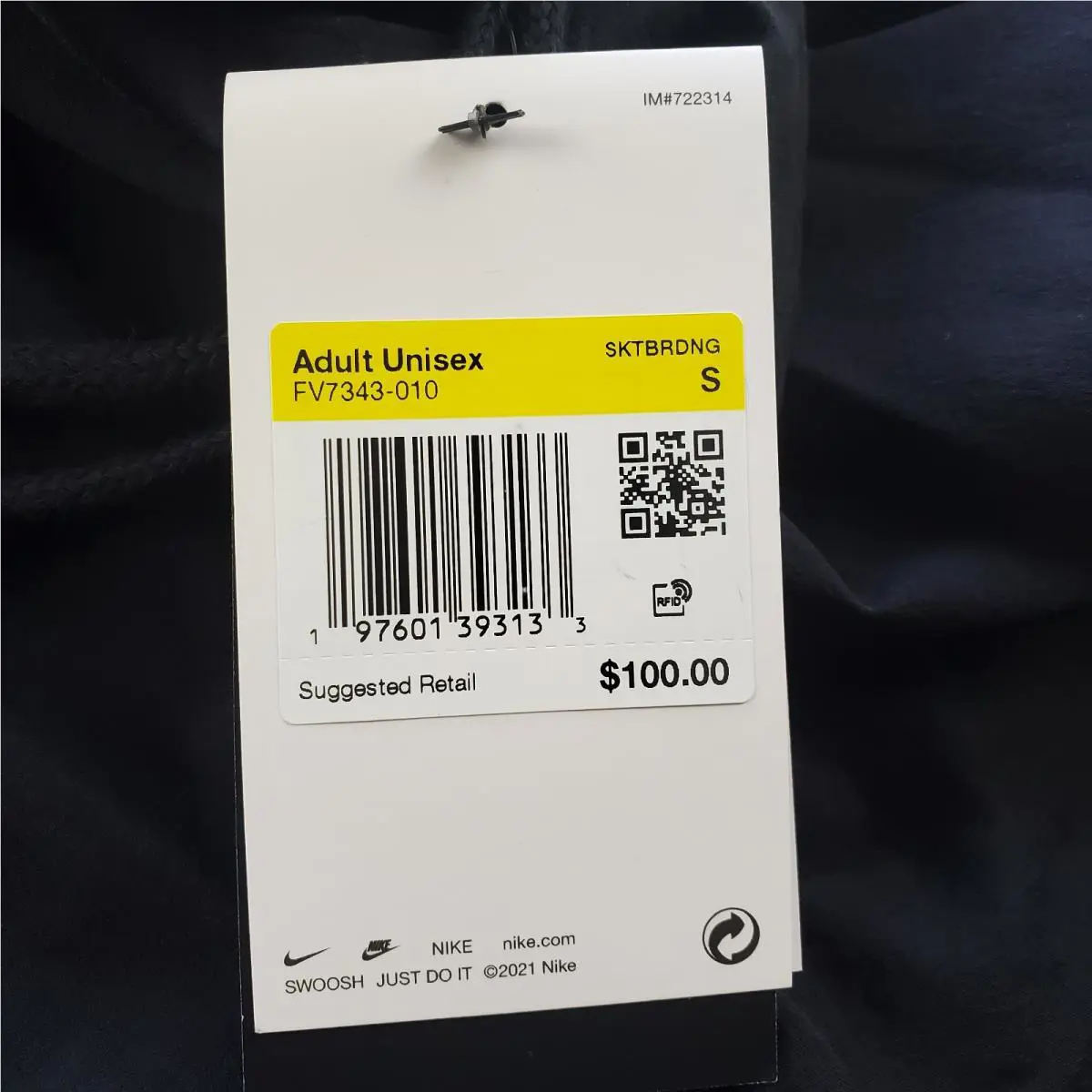 Nike clothing - Nike SB Anorak Skate Jacket - FV7343-010 - Black (UPC: 197601393133) 4