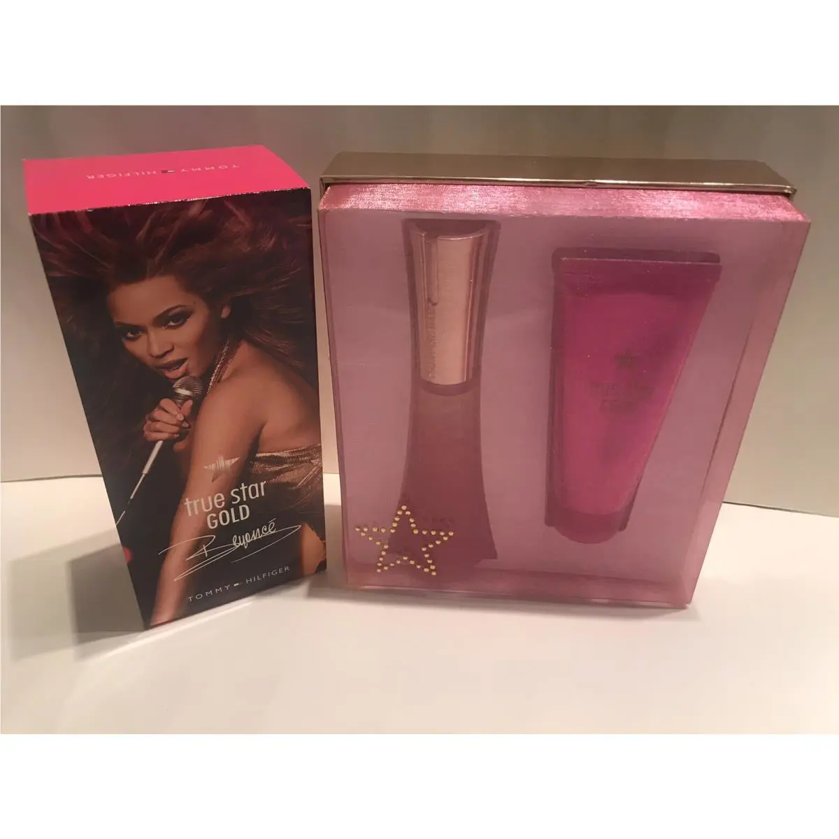 True Star Gold Bytommy Hilfiger Women.set-edt Spray 2.5 OZ Shimmer Body Lotion