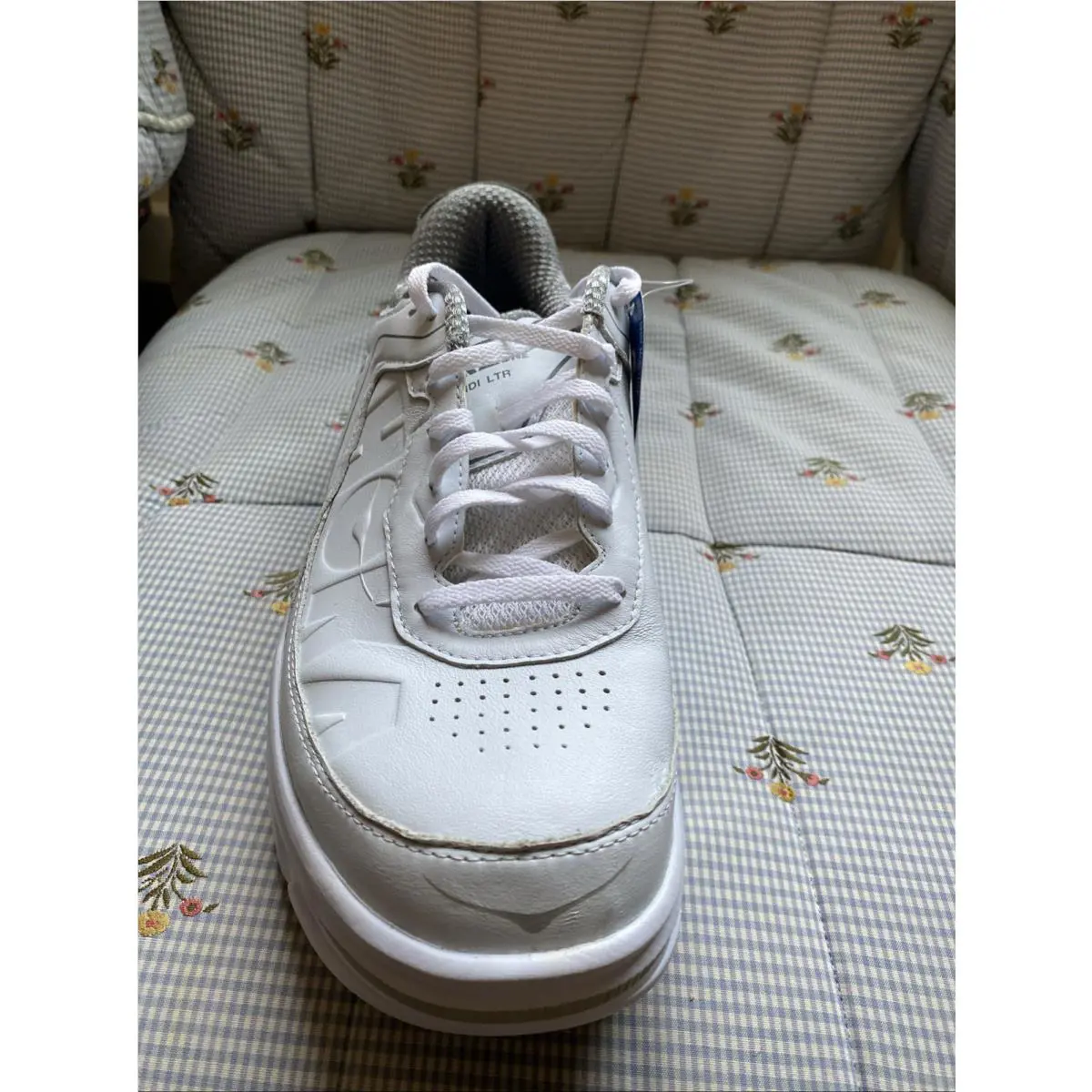 Hoka shoes - Hoka One One Bondi - One One Bondi - DJ3056-001 - White 1