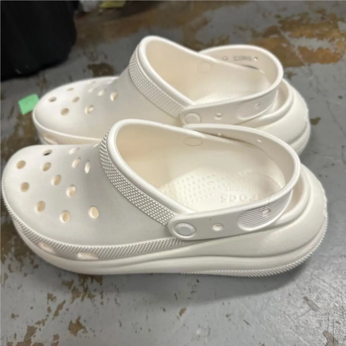 Crocs shoes - Classic Crush Clog - Classic Crush Clog - White 4