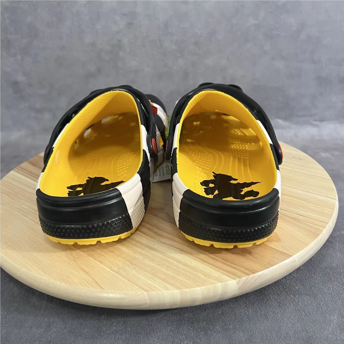 Crocs shoes - Crocs McDonald `s Hamburglar - McDonald Hamburglar - Black 2