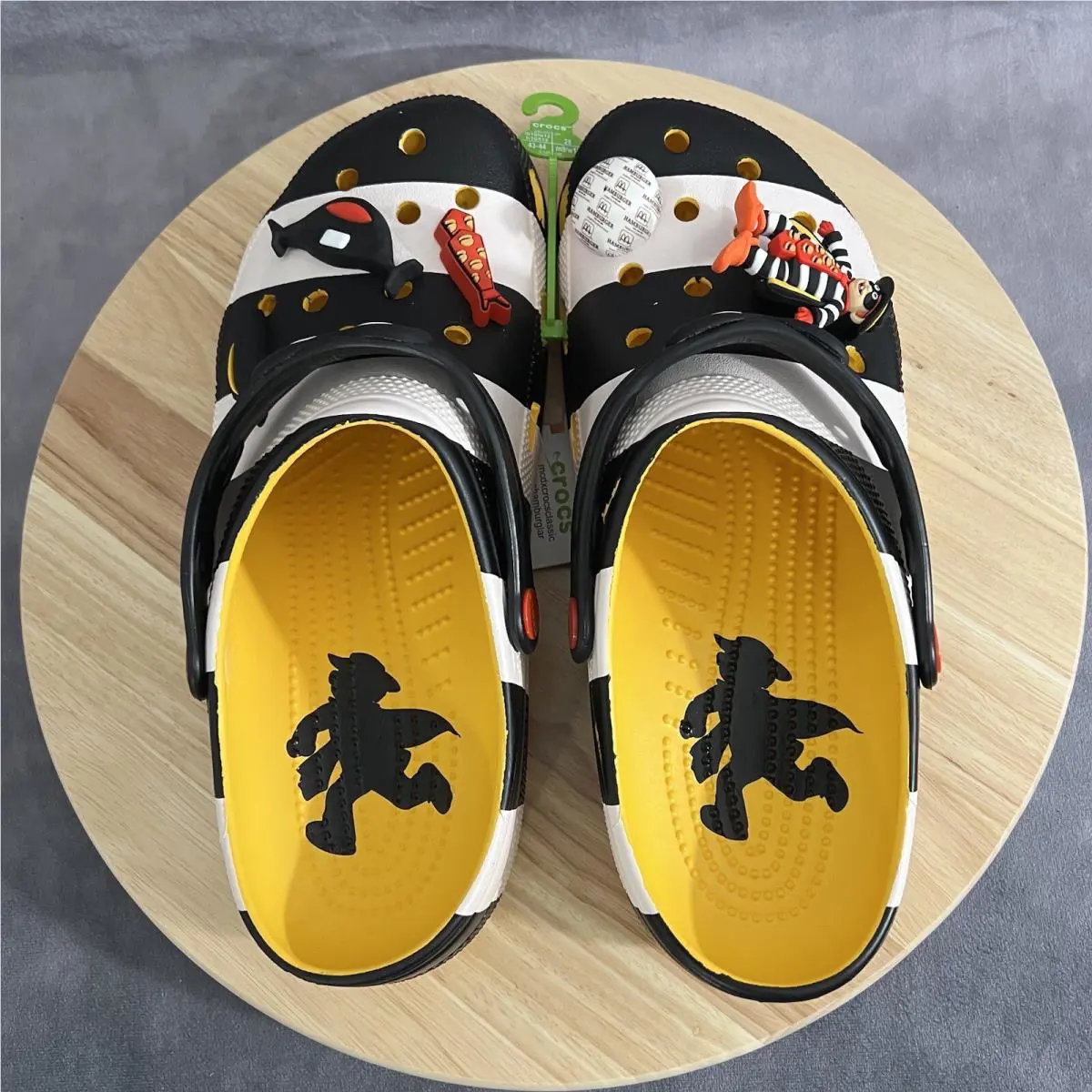 Crocs shoes - Crocs McDonald `s Hamburglar - McDonald Hamburglar - Black 3