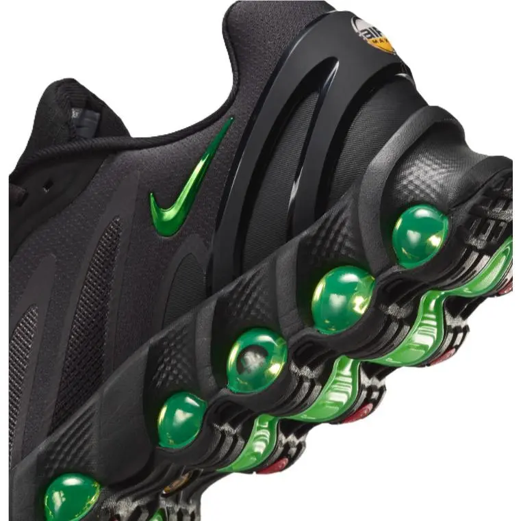 Nike shoes - Black/Volt 12