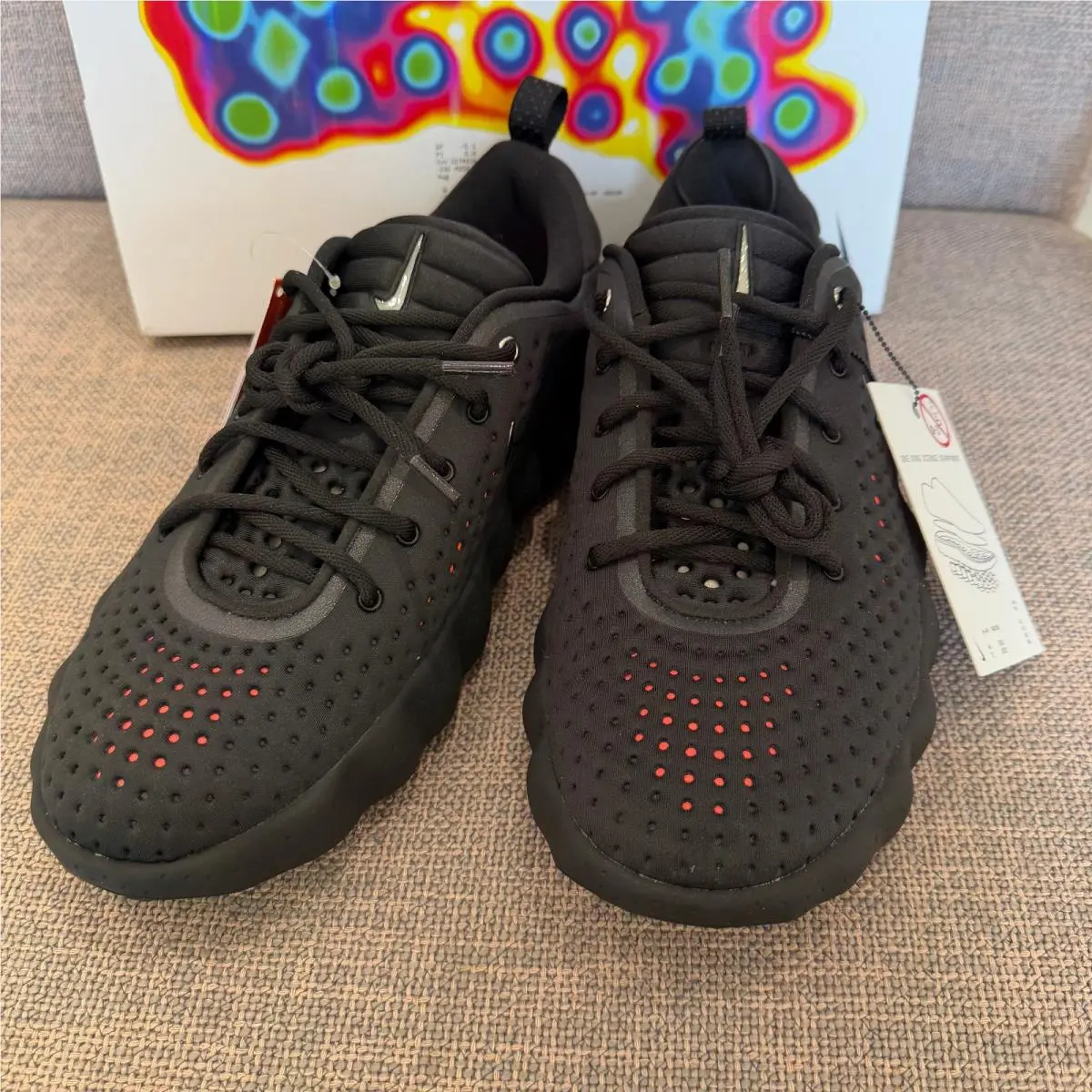 Nike shoes - Mind 002 - Mind - HQ4308-001 - Black / Hyper Crimson / Hyper Crimson / Chrome 3