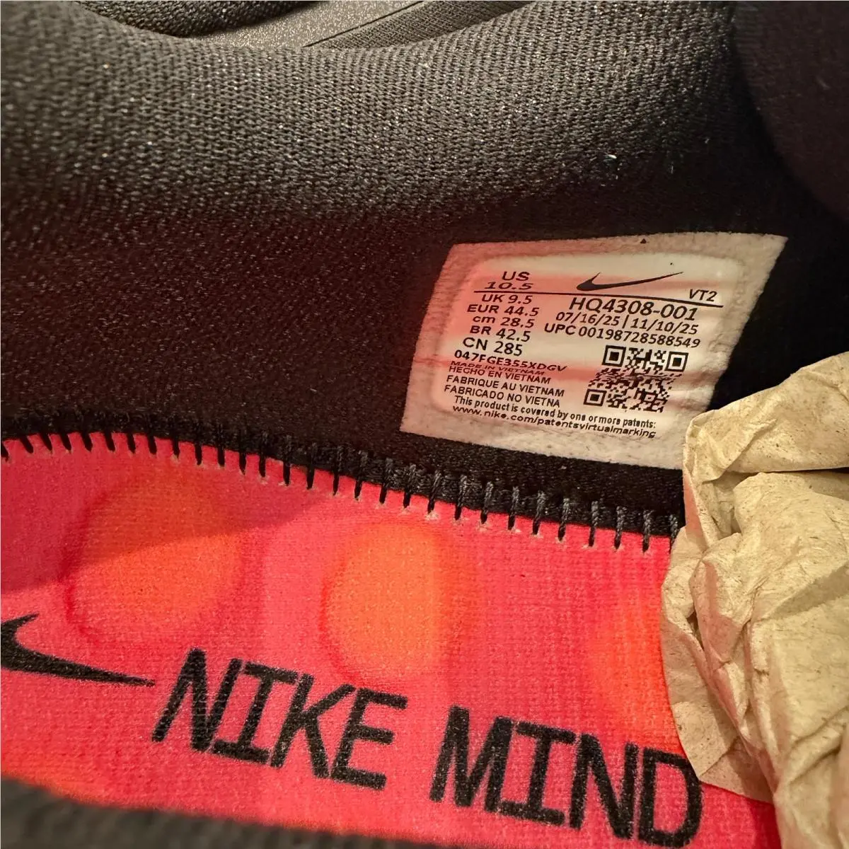 Nike shoes - Mind 002 - Mind - HQ4308-001 - Black / Hyper Crimson / Hyper Crimson / Chrome 18