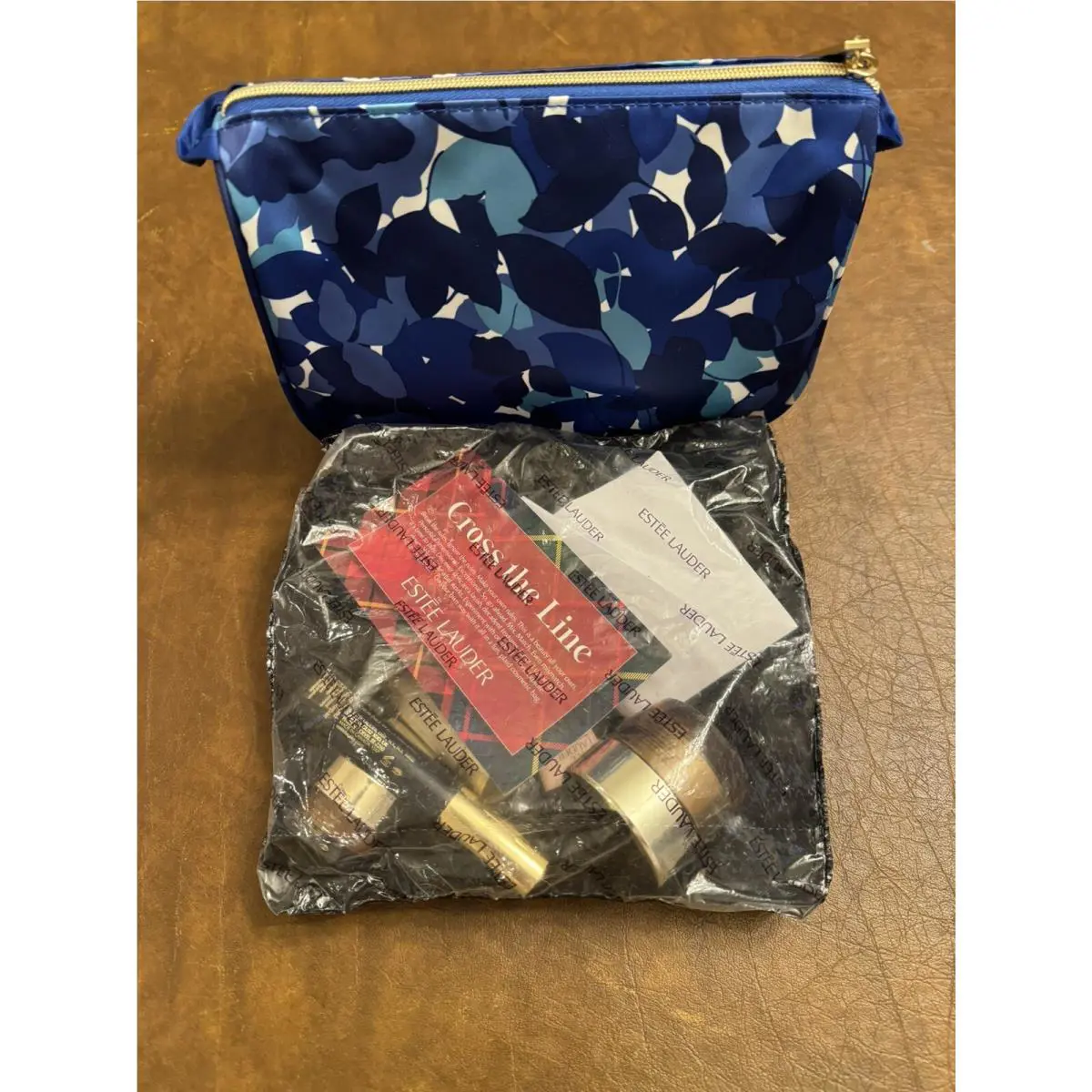 Women Estee Lauder 6-PC Gift Set Bag Makeup Creams and Repair Serum
