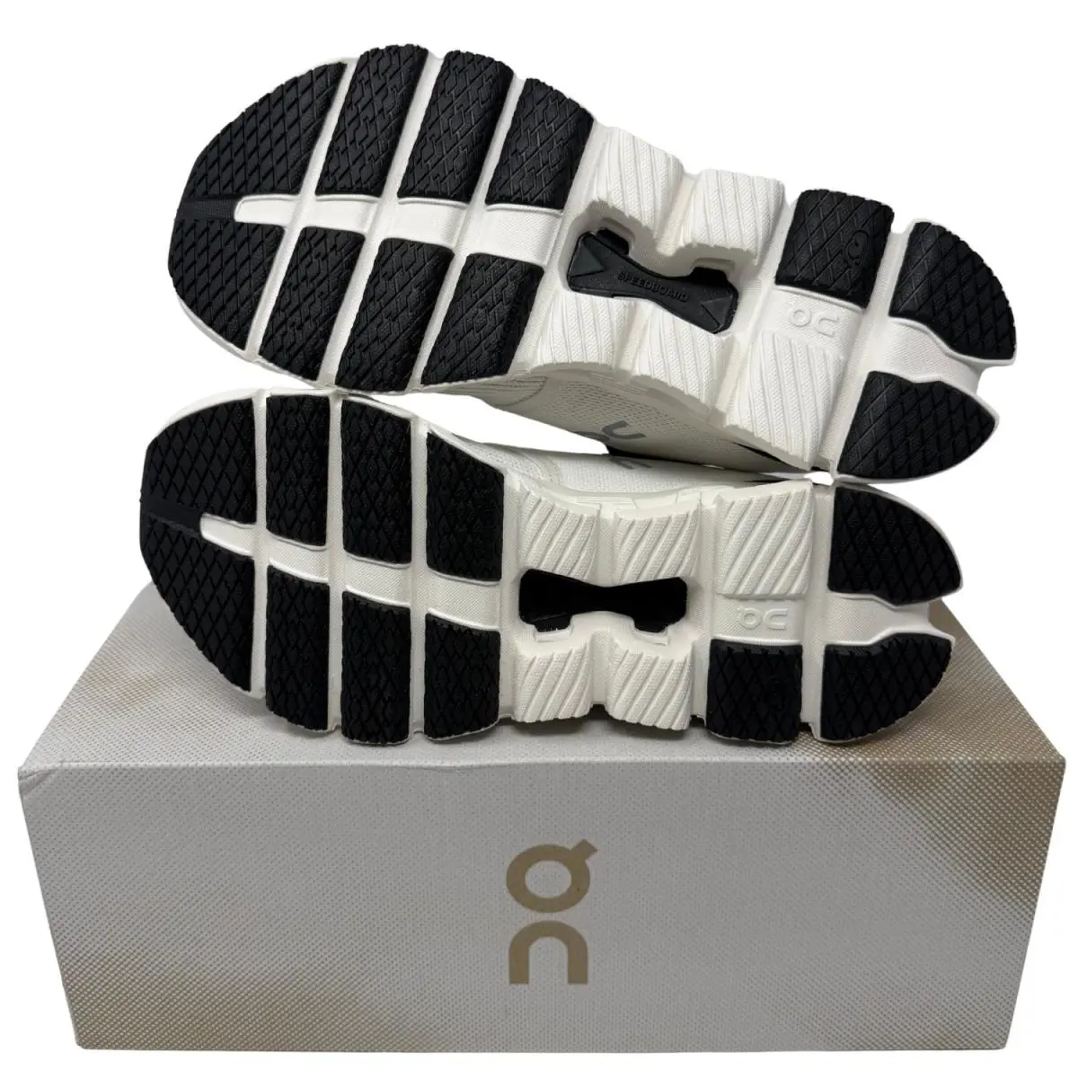 On-Running shoes - Cloud X 4 - Cloud - Black | Eclipse 17