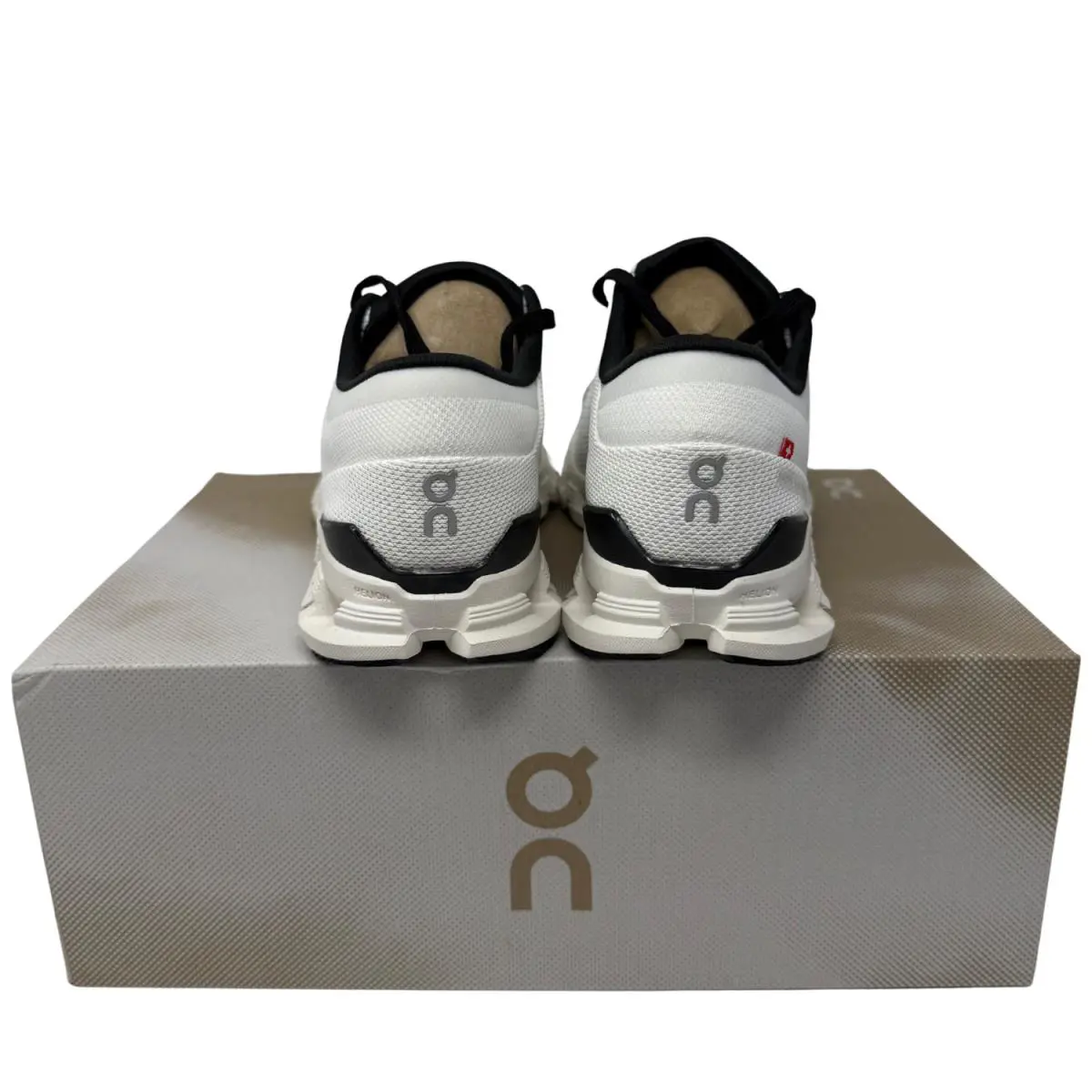 On-Running shoes - Cloud X 4 - Cloud - Black | Eclipse 18
