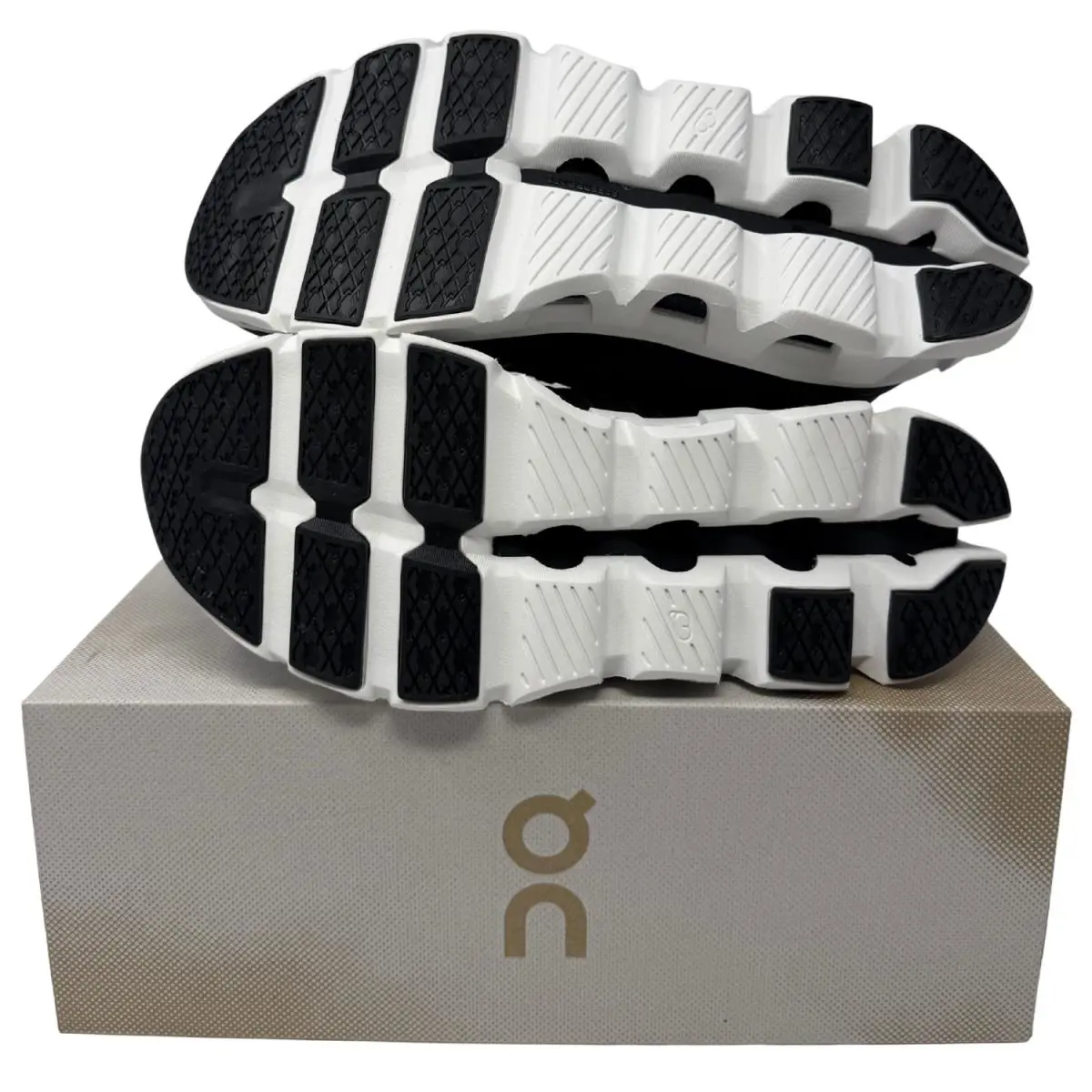 On-Running shoes - Cloudswift 4 - Cloudswift - White | White 3