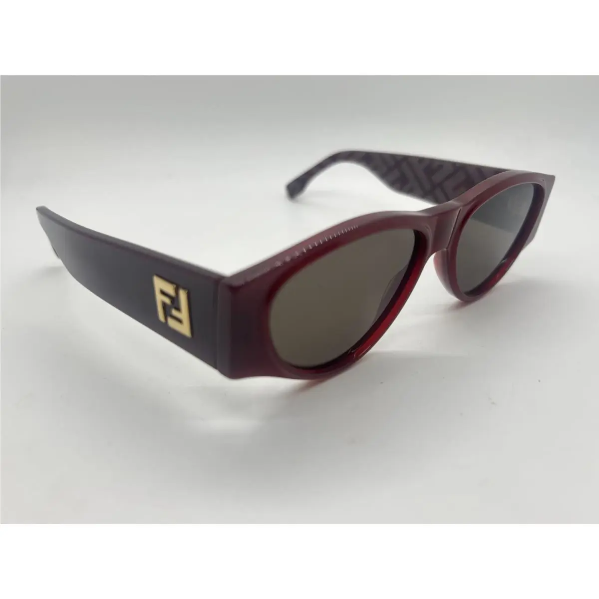 Fendi FE40158I 69E Burgundy Round Sunglasses 55-15-145mm Comes W/full Set