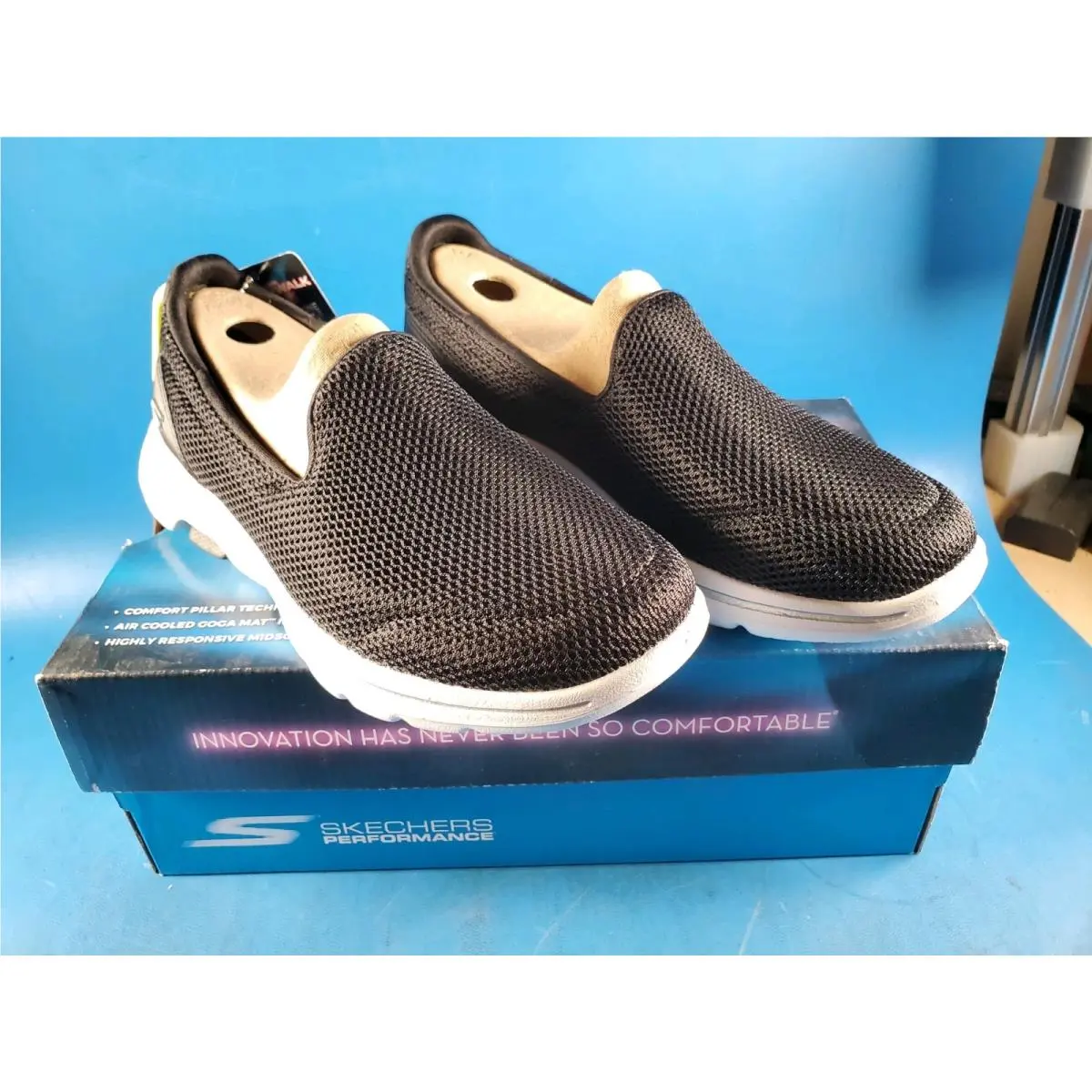 Skechers Go Walk 5 Black White Women`s Sneakers Mesh Size 5.5 Shoes 15901-BKW