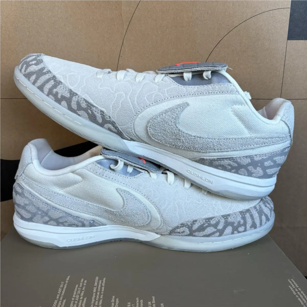 Nike shoes - Jordan Tiempo Streetgato Se - Tiempo Streetgato - II7579-016 - Phantom 2