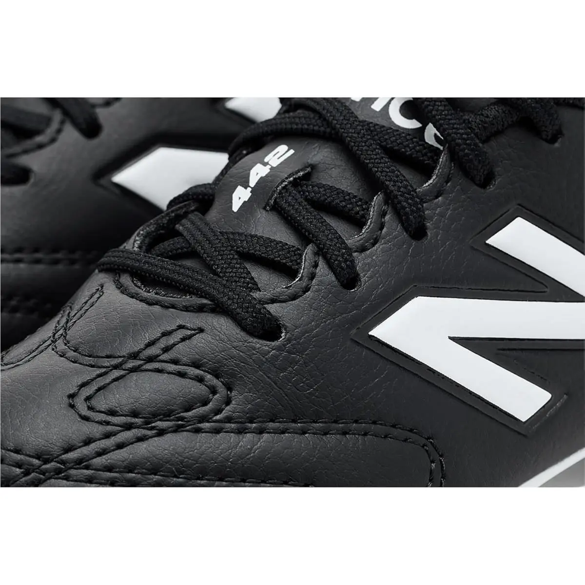 New Balance shoes - Black/White 4