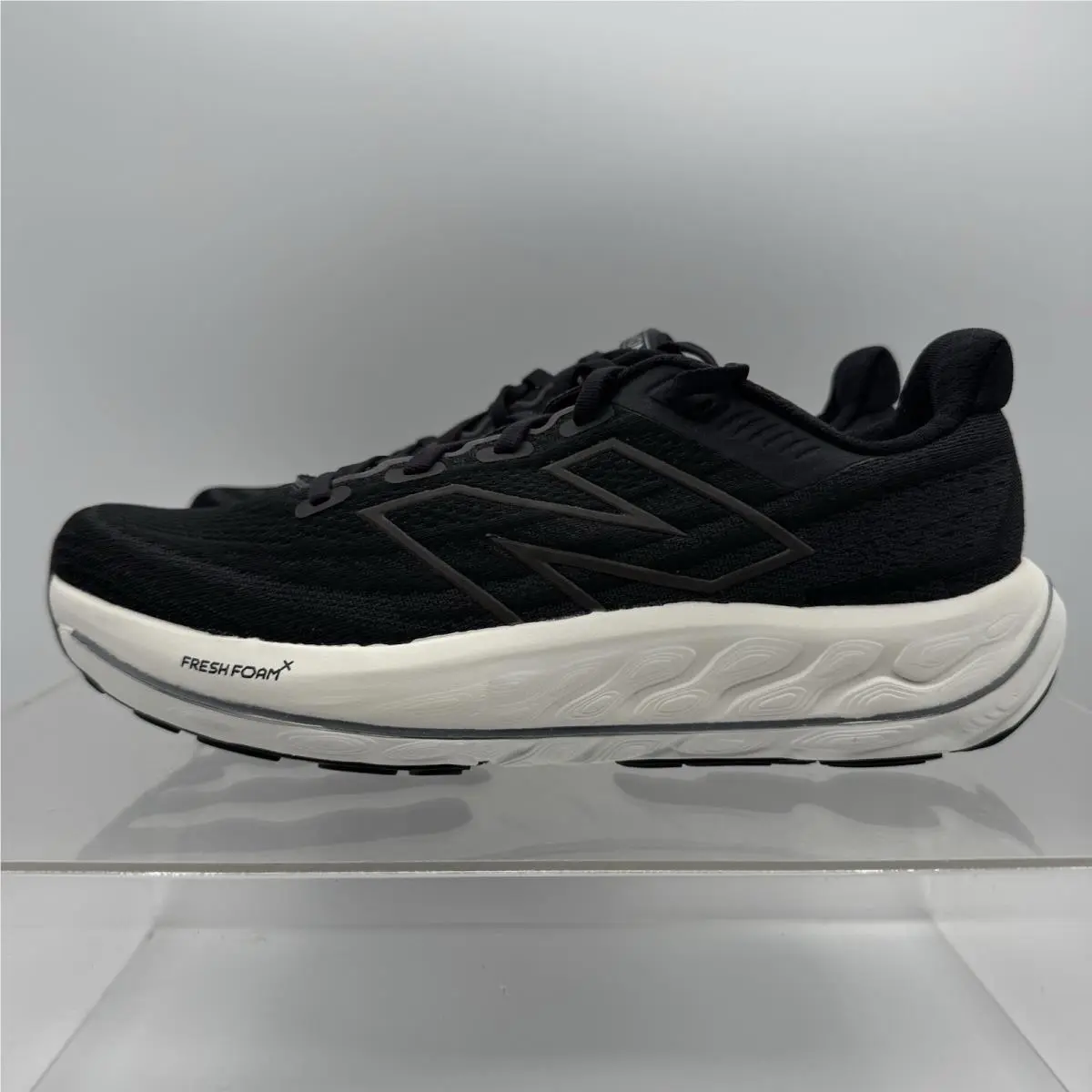 New Balance Fresh Foam X Vongo v6 MVNGOLK6 Black White Men Size 7.5