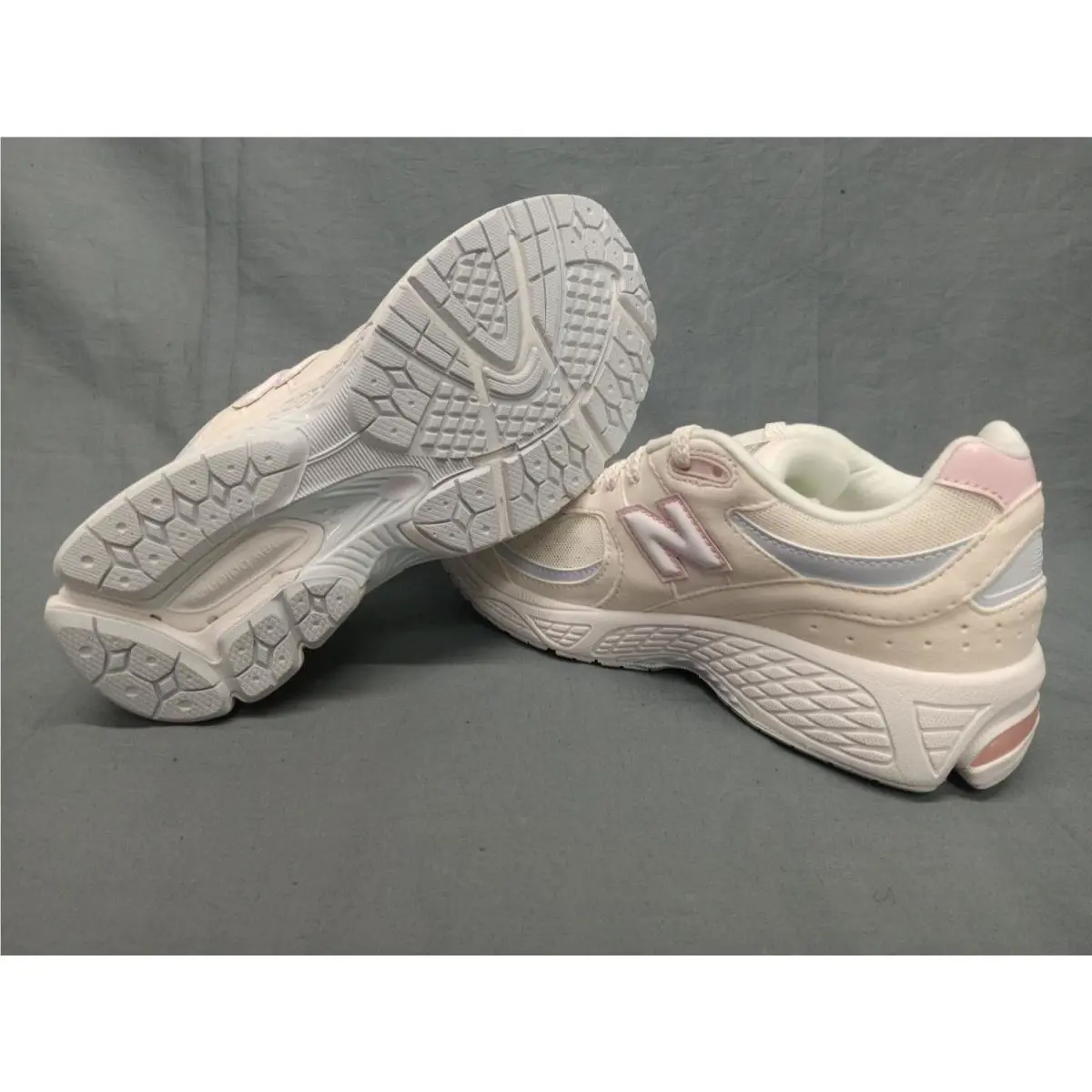 New Balance shoes - 2002 - GC2002KF - Pink (UPC: 197967816314) 0