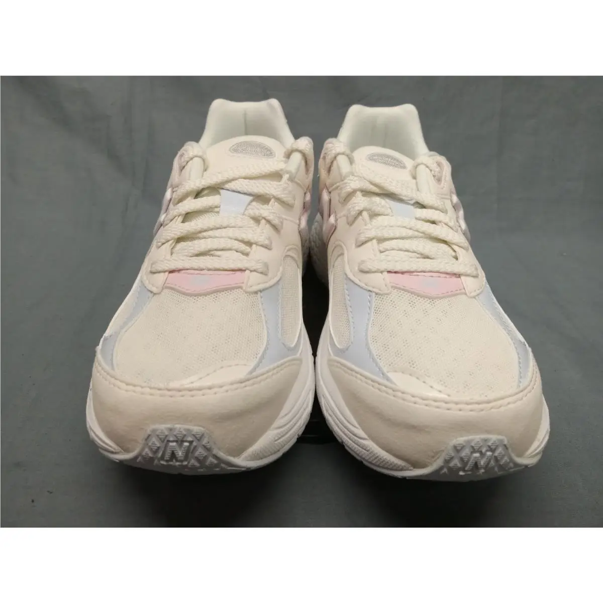 New Balance shoes - 2002 - GC2002KF - Pink (UPC: 197967816314) 1