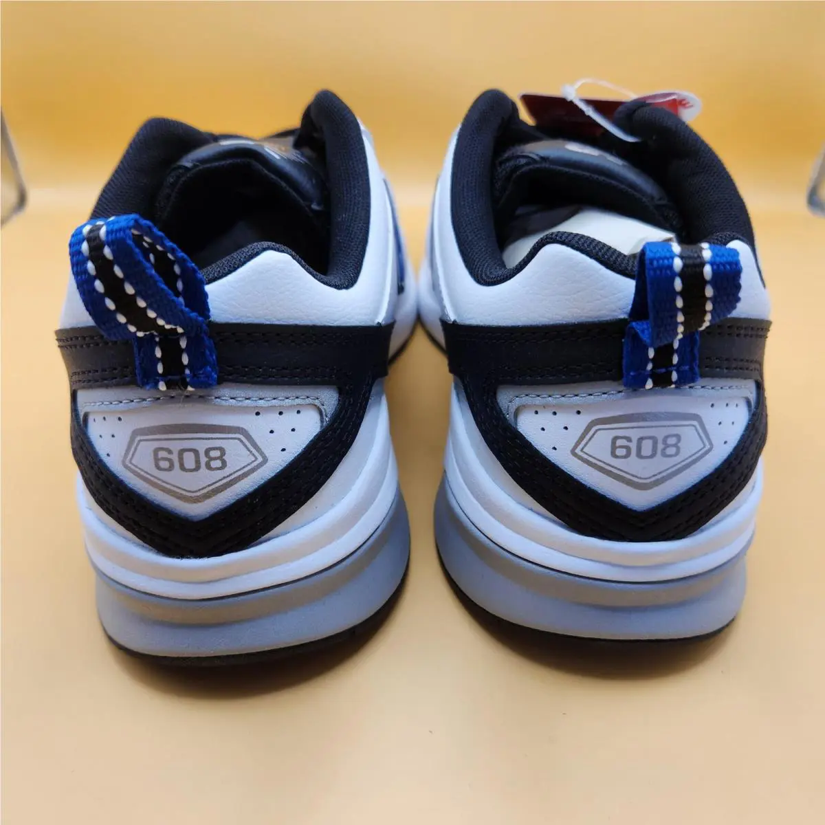 New Balance shoes - New Balance 608 - MX608WR5 - White 3