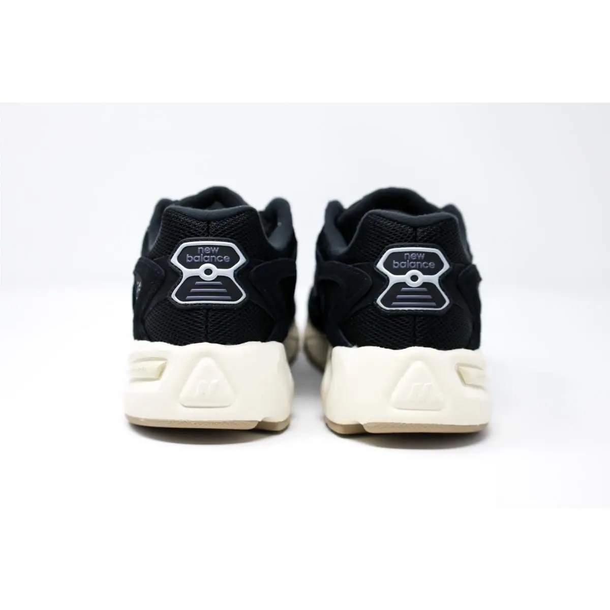 New Balance shoes - New Balance 725 - Black 5