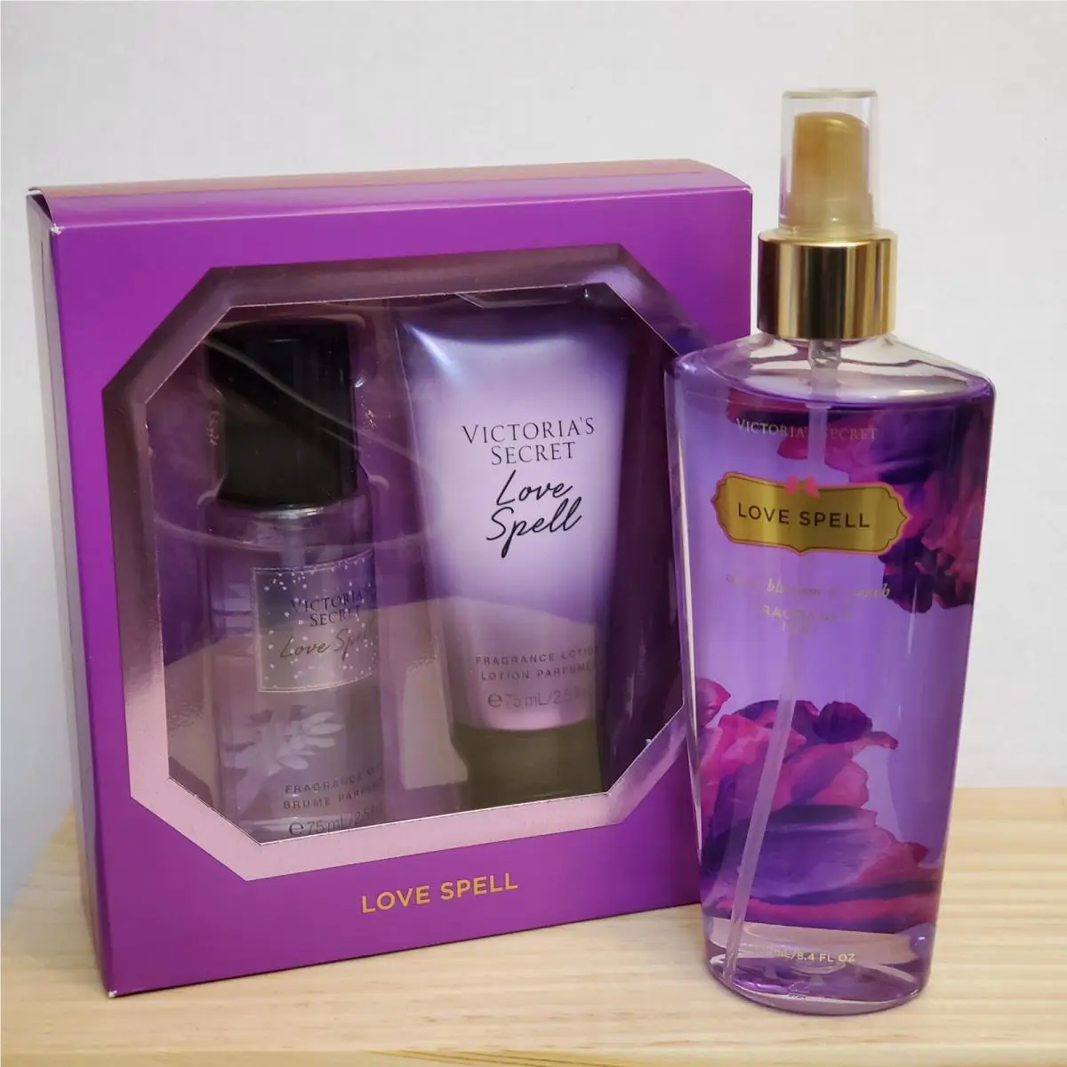 Victoria`s Secret Love Spell Fragrance Mist Vintage 8.4oz Gift Set Lotion 2.5