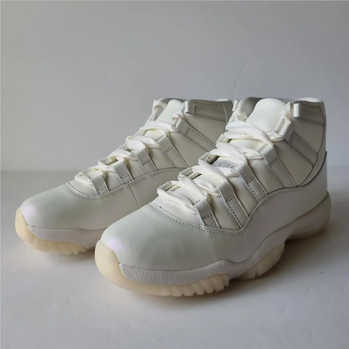 Nike shoes - Air Jordan 11 - Air - AR0715-110 - White 1