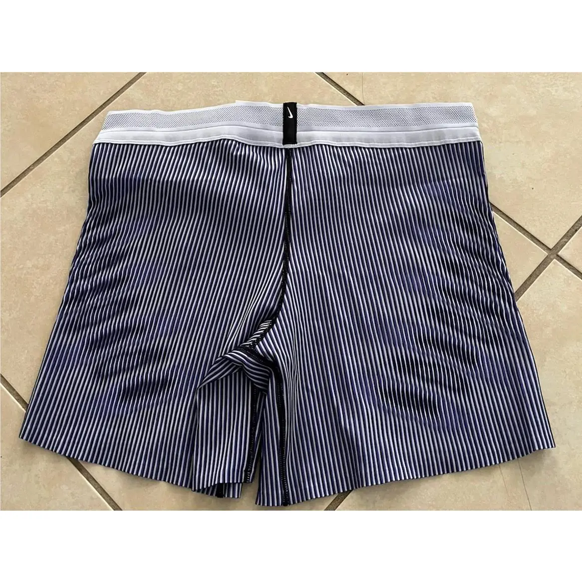 Nike clothing - Purple-Black (UPC: 0198483033926) 5