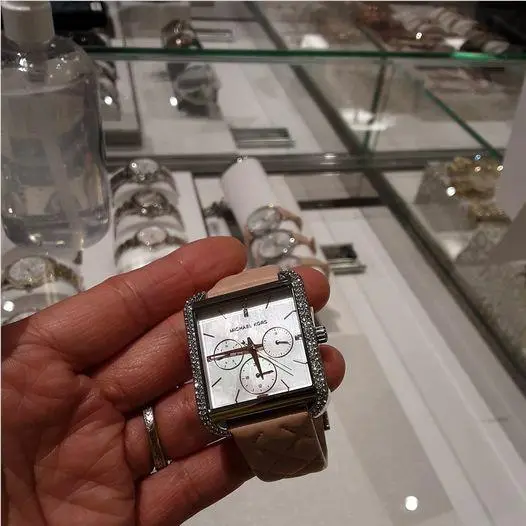 Michael Kors Crystal Pave and Rose Pink Quilted Leather Watch. It Needs Baterry