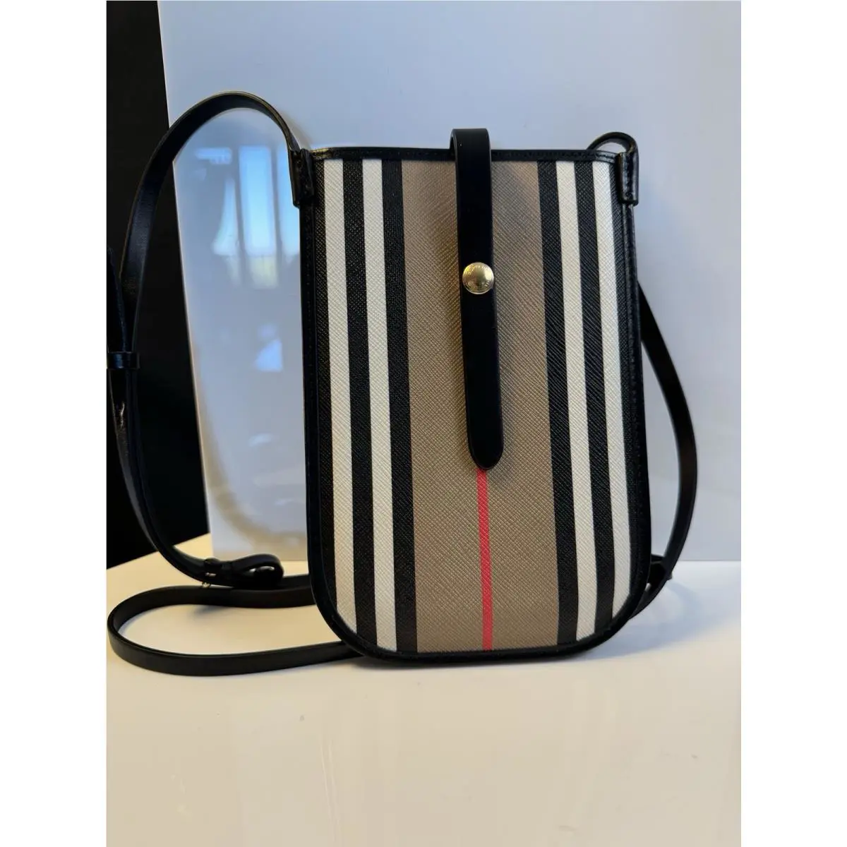 Burberry Icon Strap Shoulder Bag Beige Stripe W/original Packaging