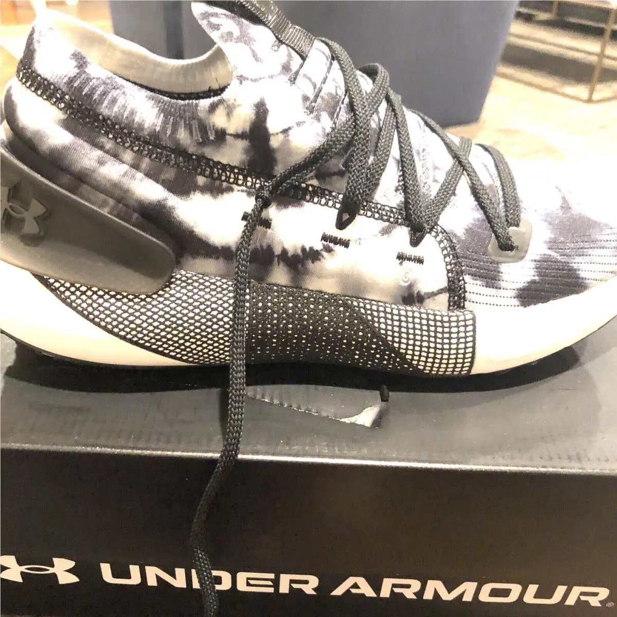 Under Armour shoes - Under Armour HOVR Phantom - HOVR Phantom - 3026348-101 - Beige 0