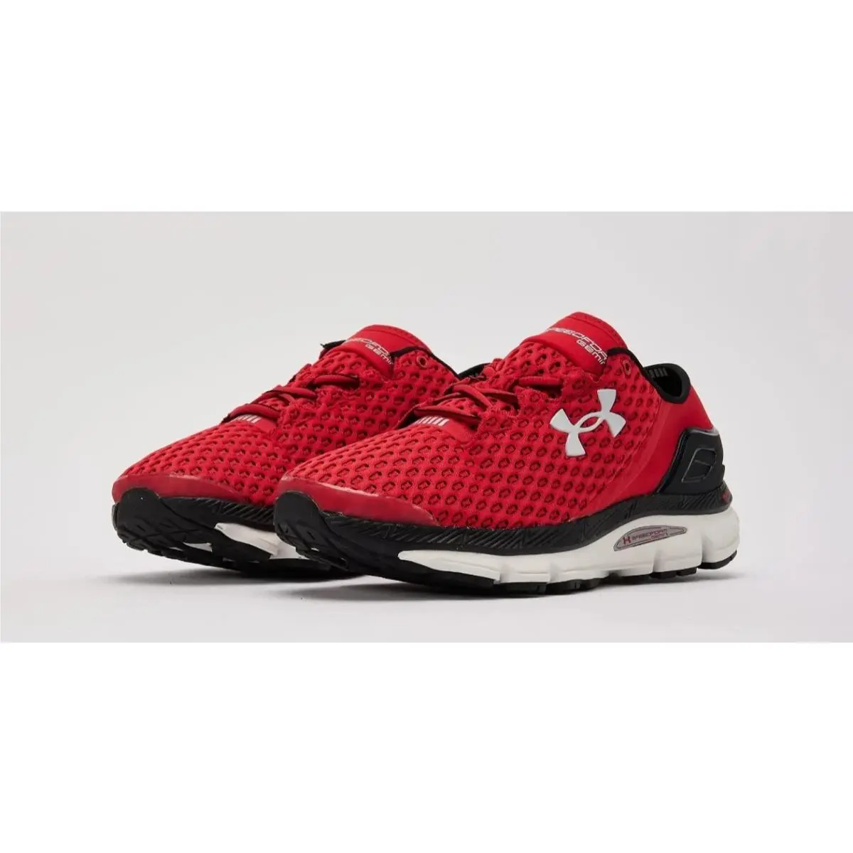Mens Size 9 Under Armour Speedform Gemini Running Shoes in Red/black