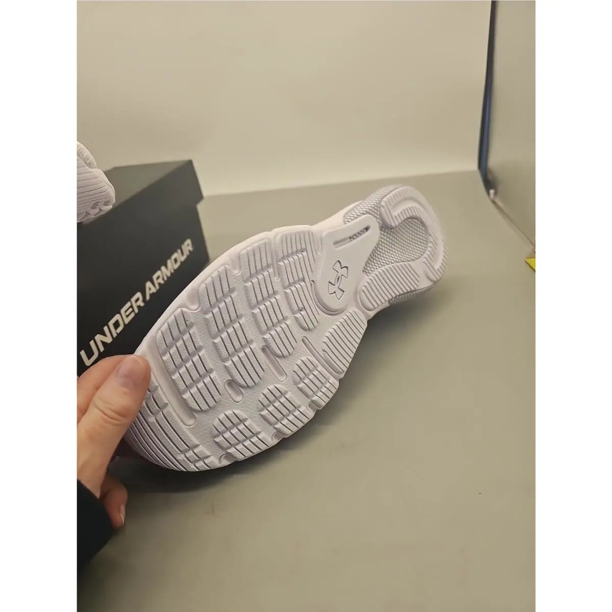 Under Armour shoes - UA W HOVR Turbulence 2 - White 1