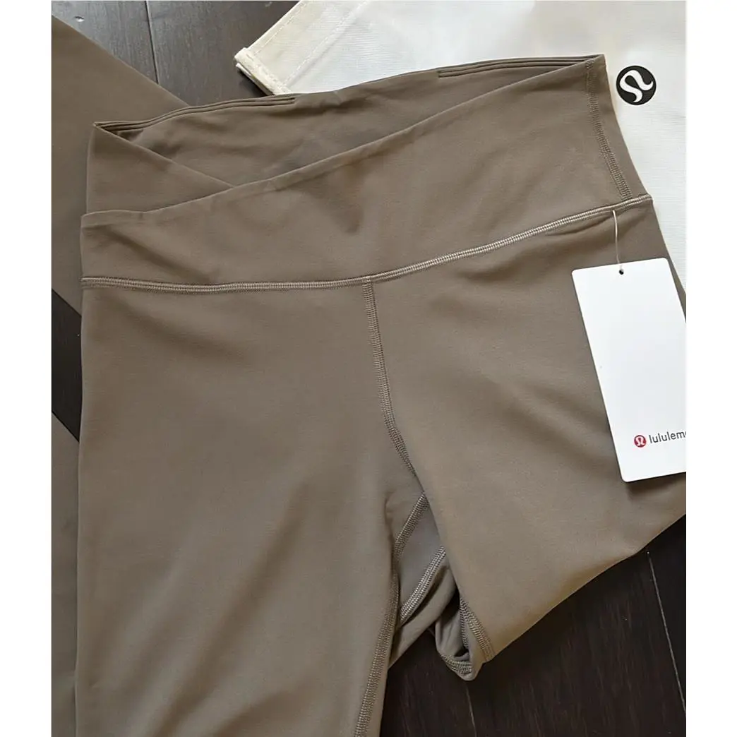 Lululemon clothing - Nomad 0