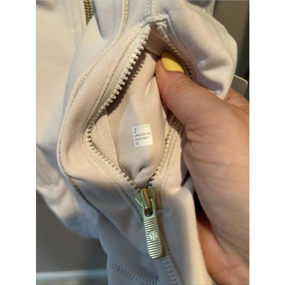 Lululemon clothing - Bone/gold 7
