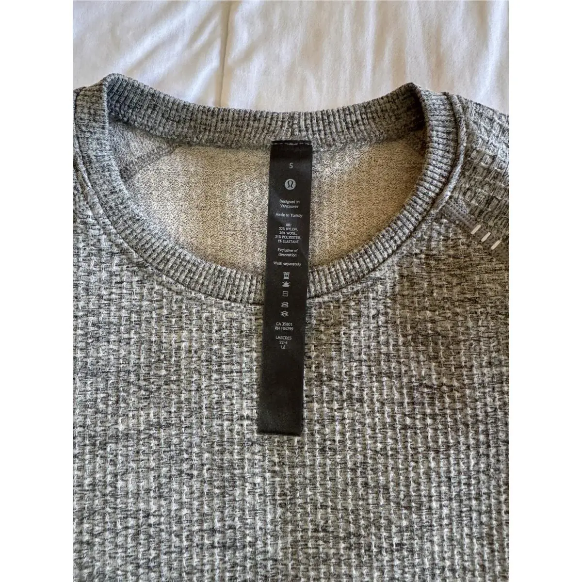 Lululemon clothing - Lululemon Engineered Warmth - Engineered Warmth - Gray Black 4