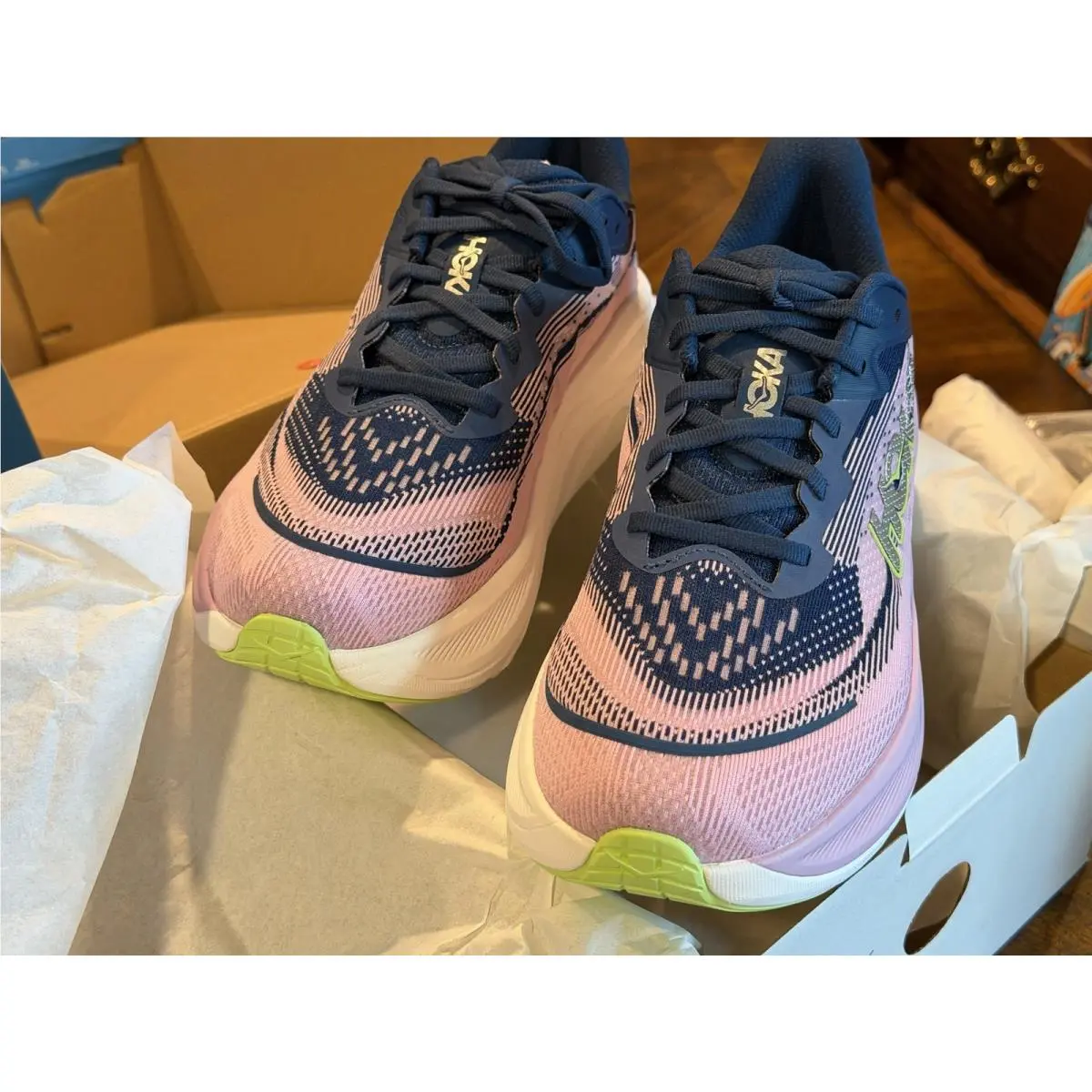 Hoka shoes - Hoka One One Skyflow - One One Skyflow - 1155113-MTW - Pink 4