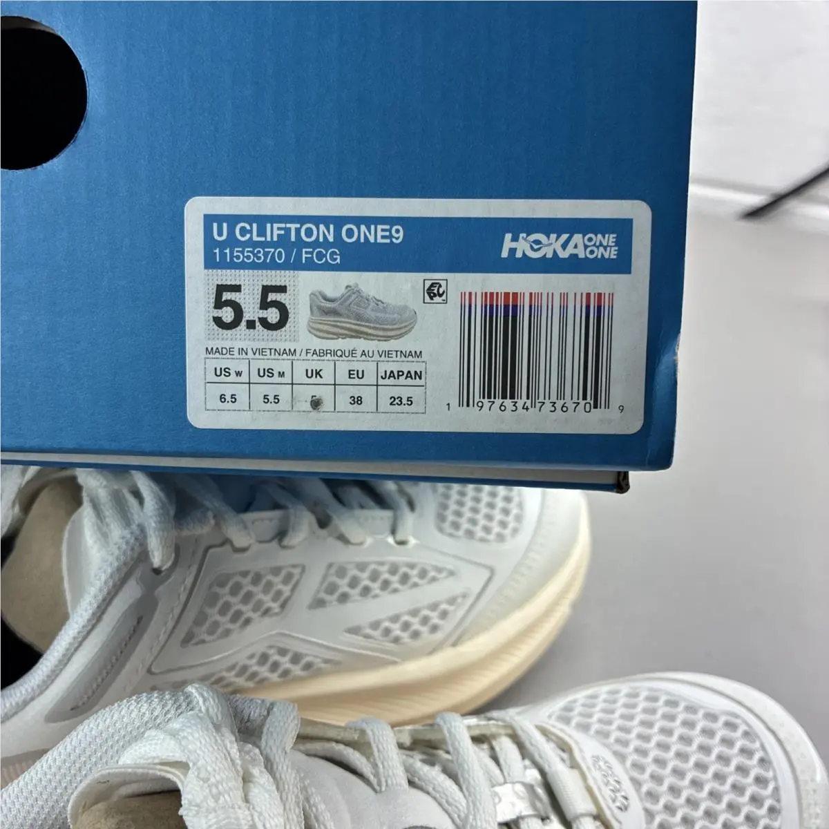 Hoka shoes - Hoka One One Clifton 9 - 1155370-FCG - White 5