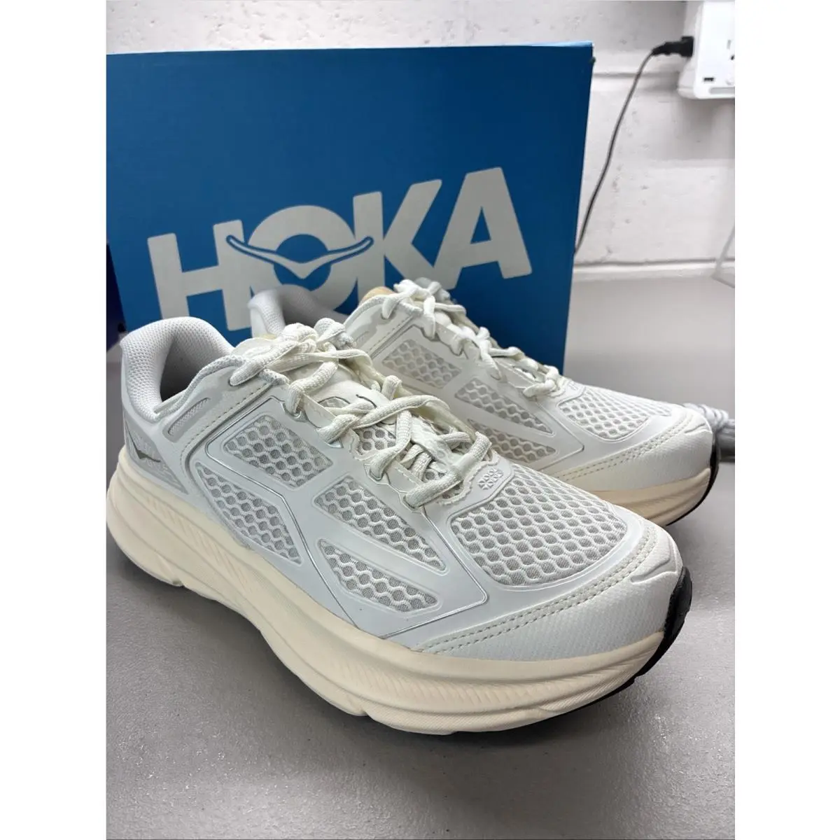 Hoka One One Clifton One9 White 1155370 / Fcg Women`s 7.5 Men`s 6.5