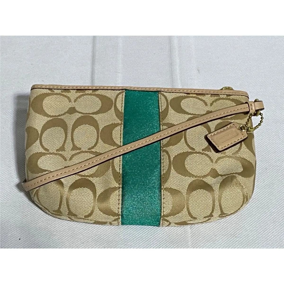 Nwot Coach Wristlet Khaki Signature Jacquard W/jewel Vertical Sateen Stripe